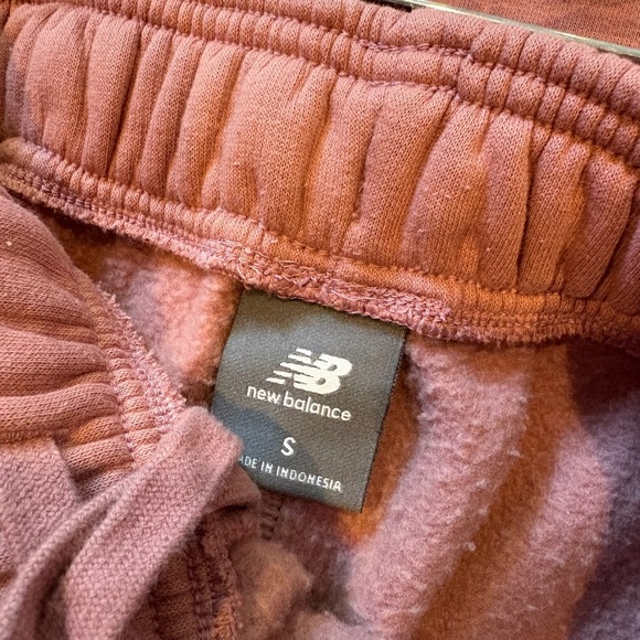 New Balance Women's Dusty Rose Joggers - Picture 4 of 7